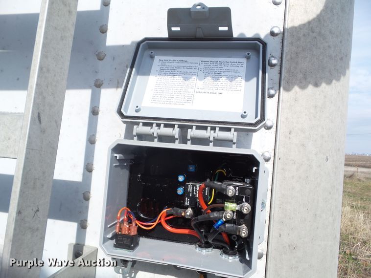 image for item DF0832 1995 Wilson DWH-400 double hopper bottom grain trailer