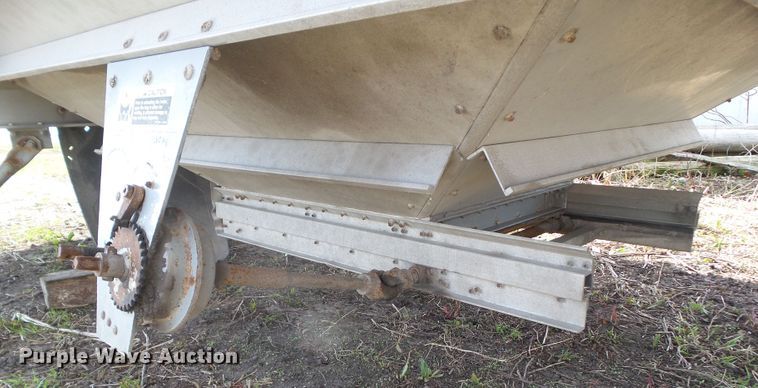 image for item DF0832 1995 Wilson DWH-400 double hopper bottom grain trailer