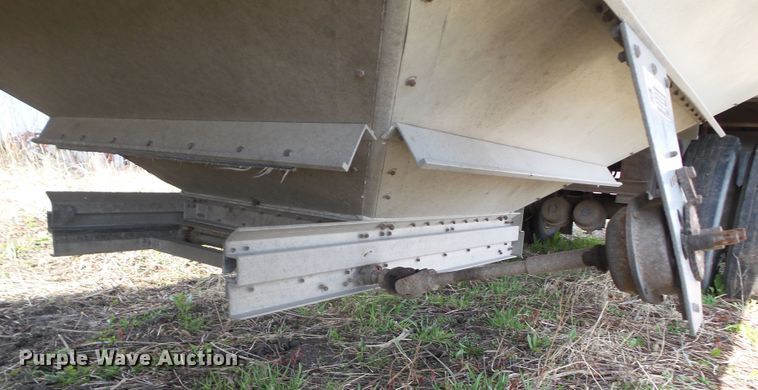 image for item DF0832 1995 Wilson DWH-400 double hopper bottom grain trailer