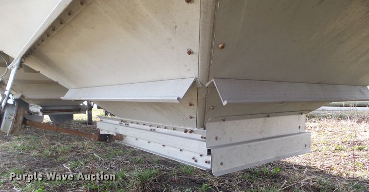 image for item DF0832 1995 Wilson DWH-400 double hopper bottom grain trailer