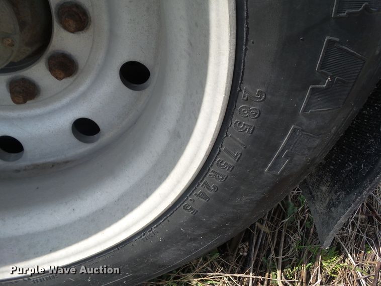 image for item DF0832 1995 Wilson DWH-400 double hopper bottom grain trailer