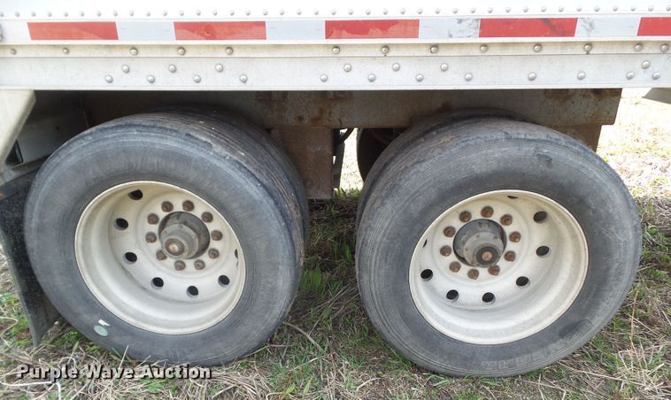 image for item DF0832 1995 Wilson DWH-400 double hopper bottom grain trailer