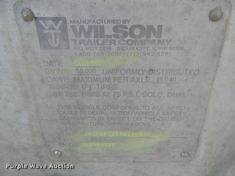 image for item DF0832 1995 Wilson DWH-400 double hopper bottom grain trailer
