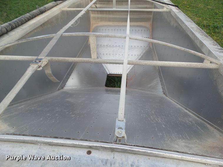 image for item DF0832 1995 Wilson DWH-400 double hopper bottom grain trailer