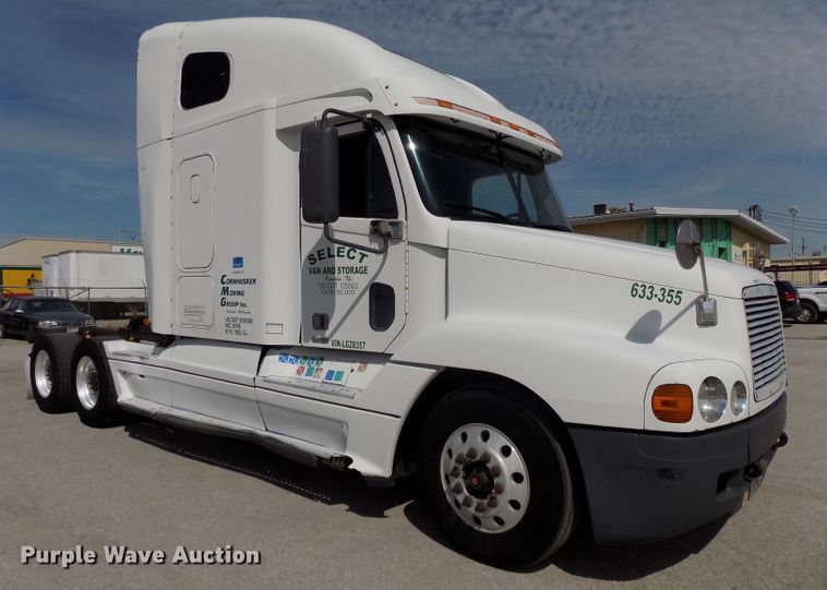 image for item DG2564 2002 Freightliner Century Class ST120 semi truck