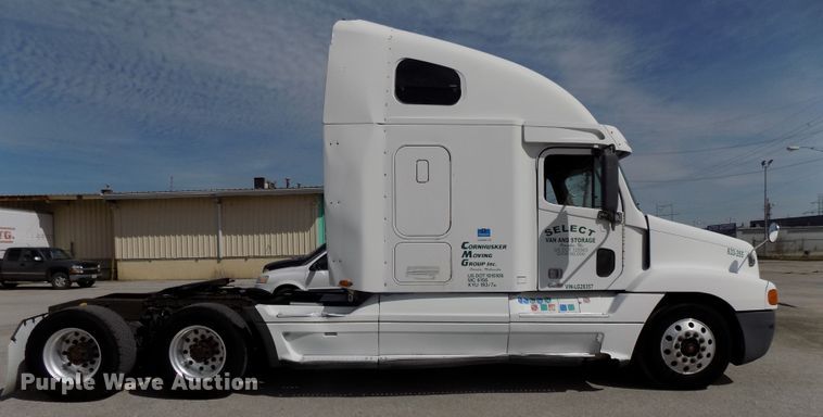 image for item DG2564 2002 Freightliner Century Class ST120 semi truck