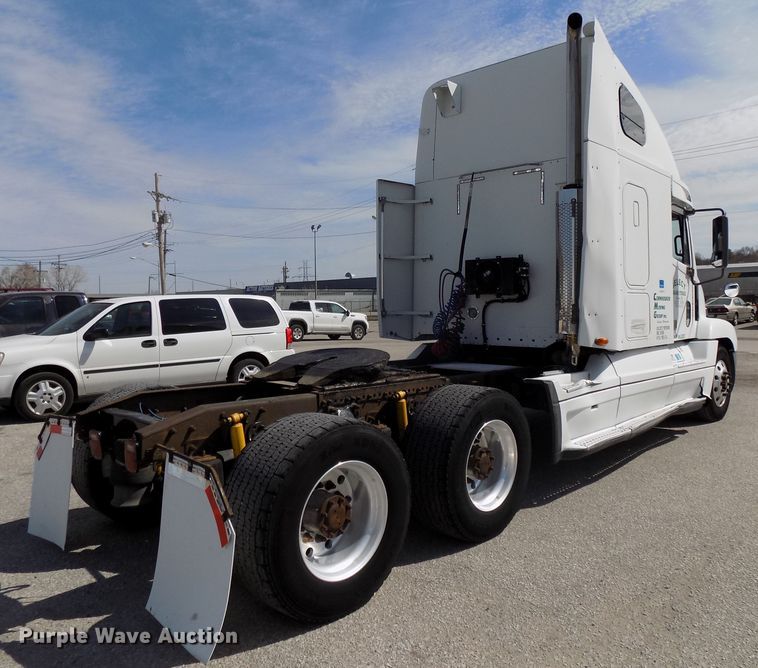 image for item DG2564 2002 Freightliner Century Class ST120 semi truck