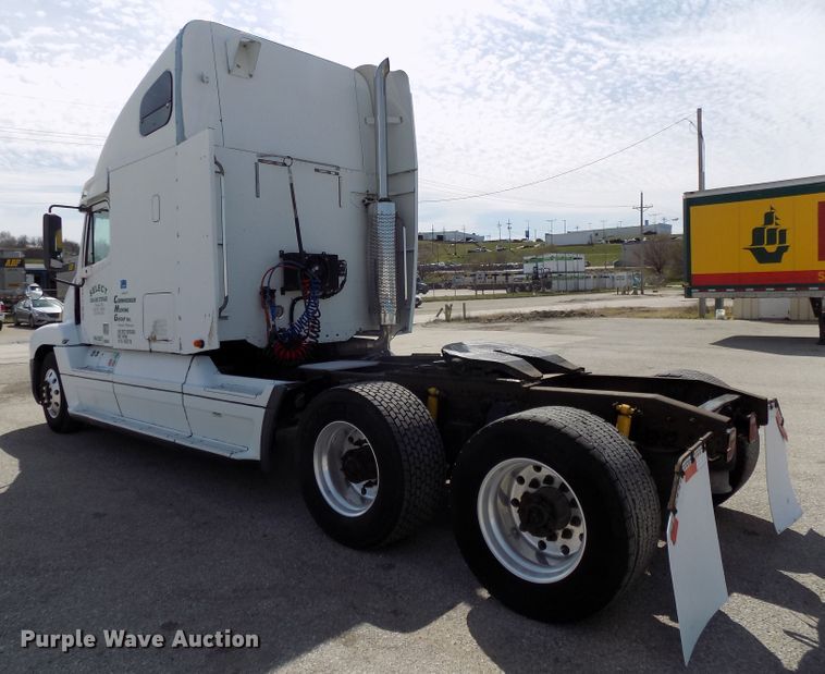 image for item DG2564 2002 Freightliner Century Class ST120 semi truck