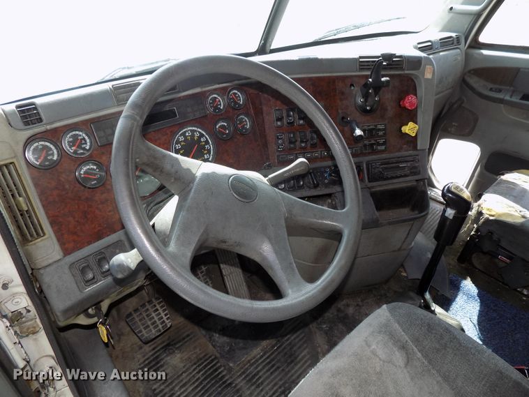 image for item DG2564 2002 Freightliner Century Class ST120 semi truck