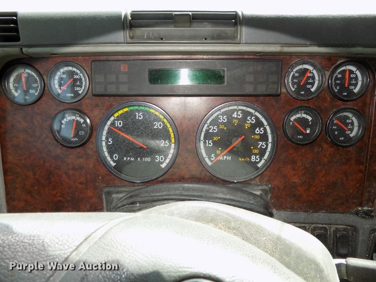 image for item DG2564 2002 Freightliner Century Class ST120 semi truck