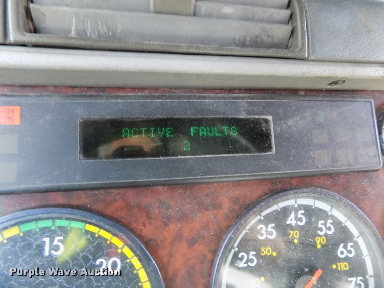 image for item DG2564 2002 Freightliner Century Class ST120 semi truck