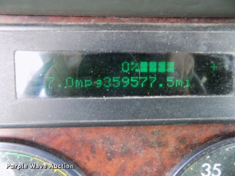 image for item DG2564 2002 Freightliner Century Class ST120 semi truck