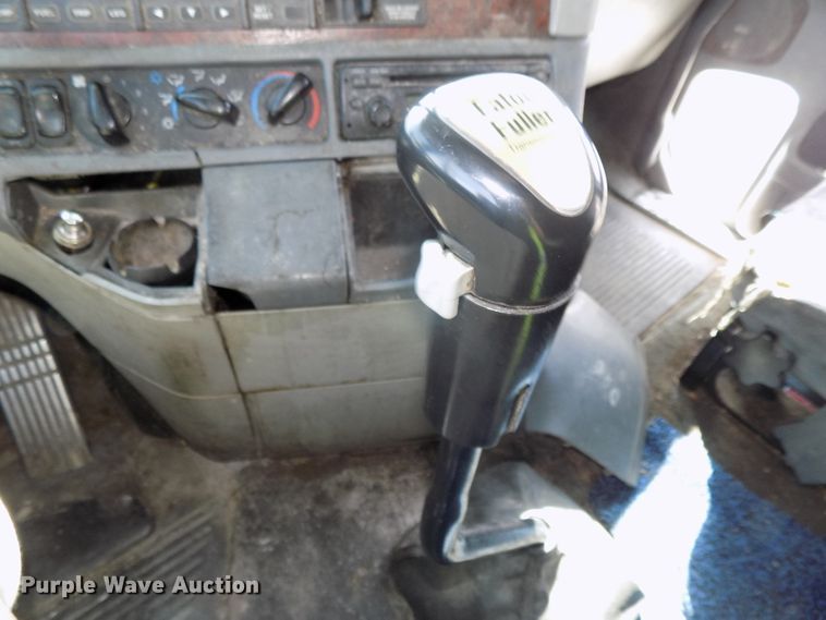 image for item DG2564 2002 Freightliner Century Class ST120 semi truck