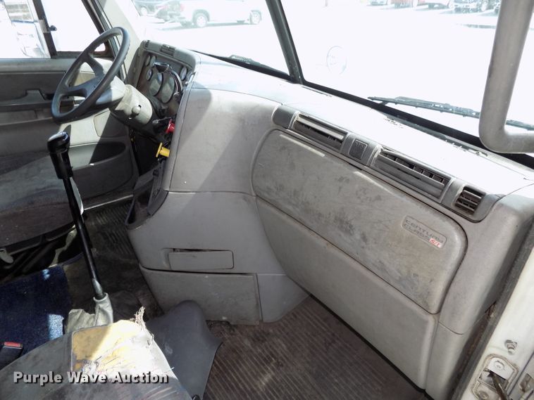 image for item DG2564 2002 Freightliner Century Class ST120 semi truck