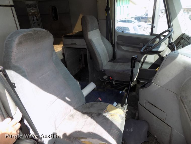 image for item DG2564 2002 Freightliner Century Class ST120 semi truck