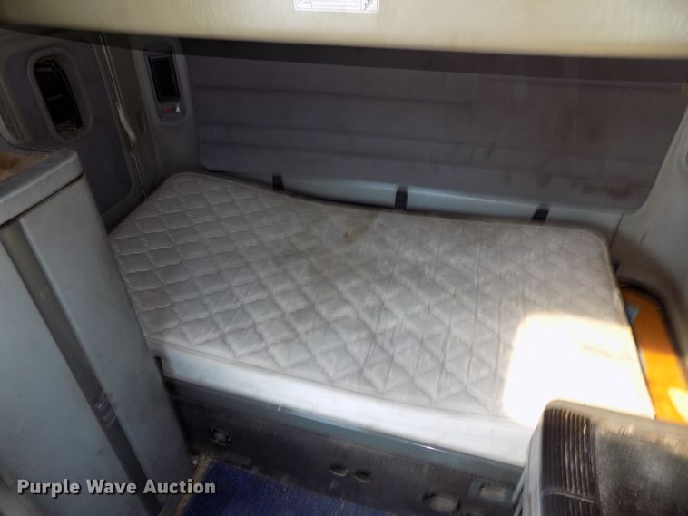 image for item DG2564 2002 Freightliner Century Class ST120 semi truck