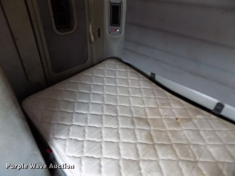 image for item DG2564 2002 Freightliner Century Class ST120 semi truck