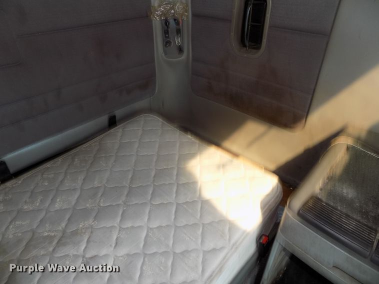 image for item DG2564 2002 Freightliner Century Class ST120 semi truck