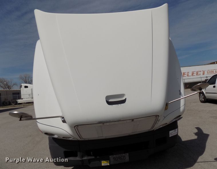 image for item DG2564 2002 Freightliner Century Class ST120 semi truck