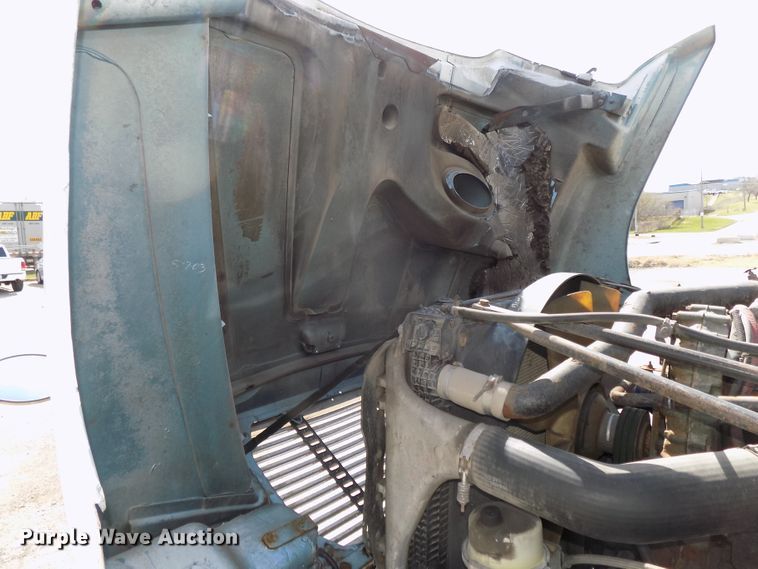 image for item DG2564 2002 Freightliner Century Class ST120 semi truck