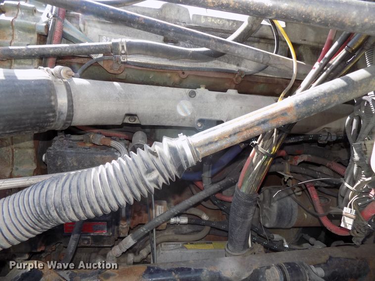 image for item DG2564 2002 Freightliner Century Class ST120 semi truck