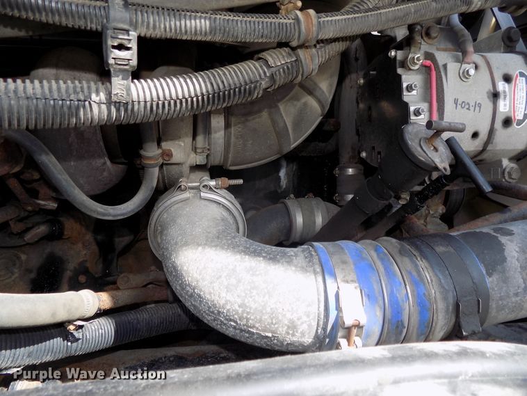 image for item DG2564 2002 Freightliner Century Class ST120 semi truck