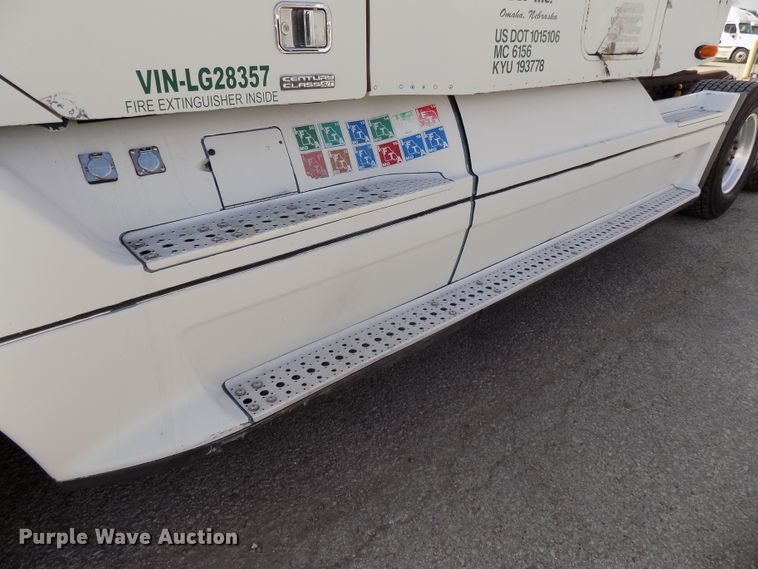 image for item DG2564 2002 Freightliner Century Class ST120 semi truck