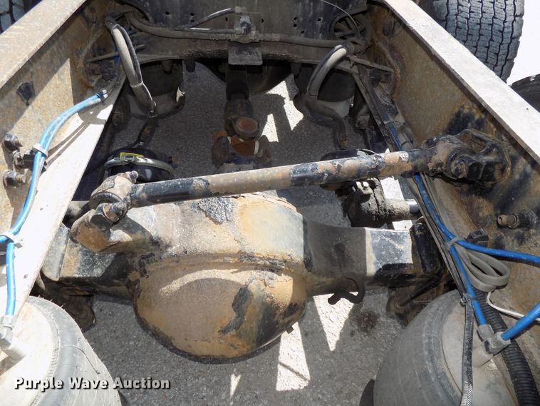 image for item DG2564 2002 Freightliner Century Class ST120 semi truck