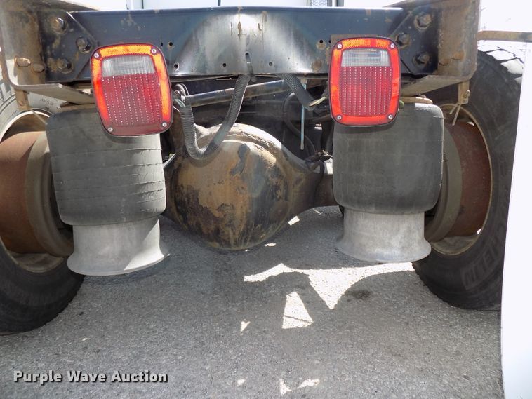 image for item DG2564 2002 Freightliner Century Class ST120 semi truck