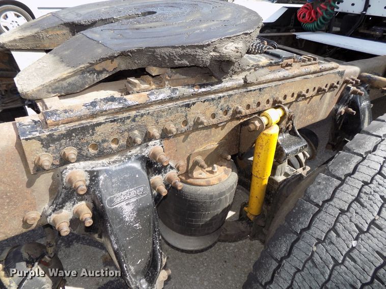 image for item DG2564 2002 Freightliner Century Class ST120 semi truck