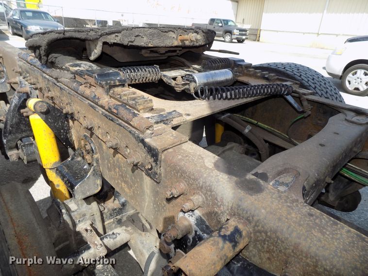 image for item DG2564 2002 Freightliner Century Class ST120 semi truck