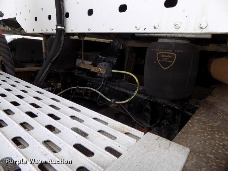 image for item DG2564 2002 Freightliner Century Class ST120 semi truck