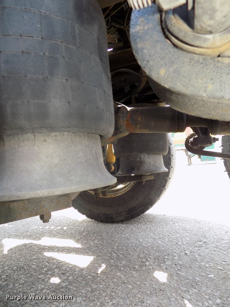 image for item DG2564 2002 Freightliner Century Class ST120 semi truck