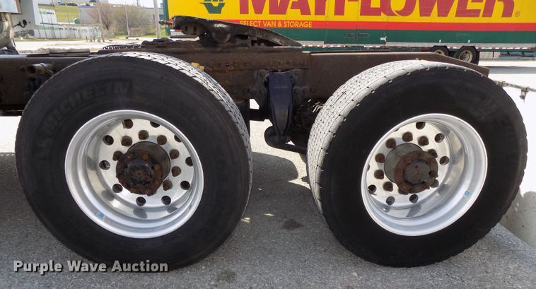 image for item DG2564 2002 Freightliner Century Class ST120 semi truck