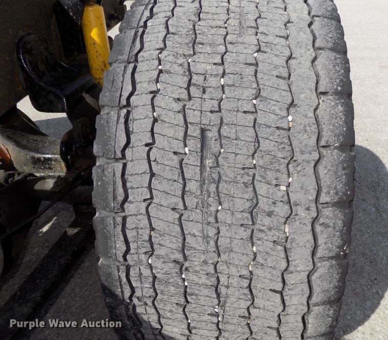 image for item DG2564 2002 Freightliner Century Class ST120 semi truck