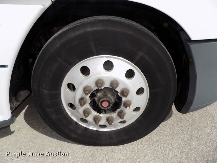 image for item DG2564 2002 Freightliner Century Class ST120 semi truck