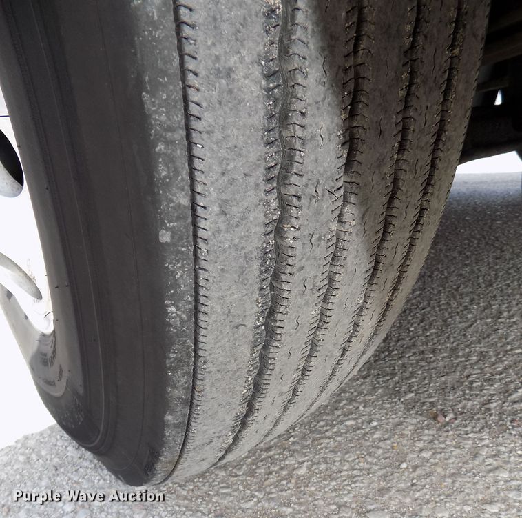 image for item DG2564 2002 Freightliner Century Class ST120 semi truck