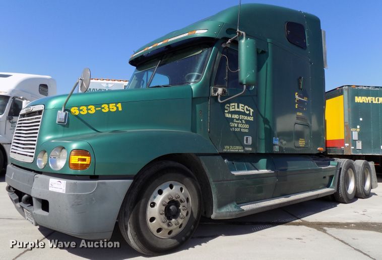 image for item DG2566 2002 Freightliner Century Classic semi truck