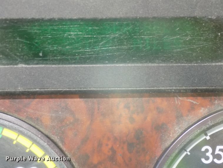 image for item DG2566 2002 Freightliner Century Classic semi truck