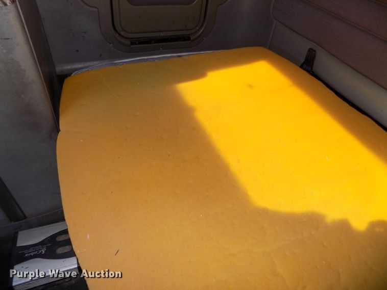 image for item DG2566 2002 Freightliner Century Classic semi truck