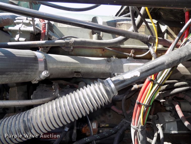 image for item DG2566 2002 Freightliner Century Classic semi truck