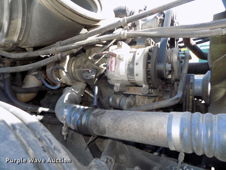 image for item DG2566 2002 Freightliner Century Classic semi truck