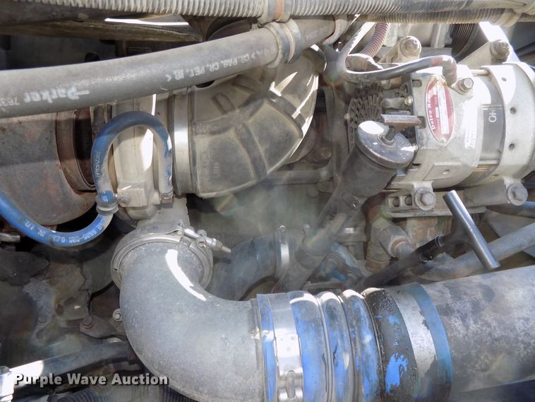 image for item DG2566 2002 Freightliner Century Classic semi truck