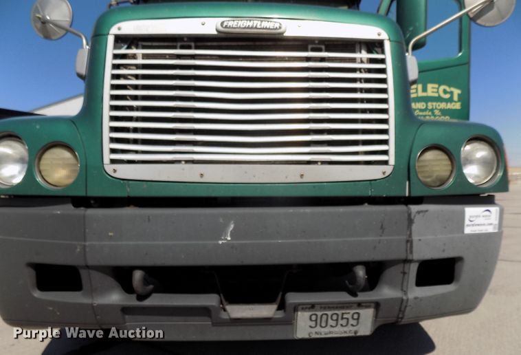 image for item DG2566 2002 Freightliner Century Classic semi truck