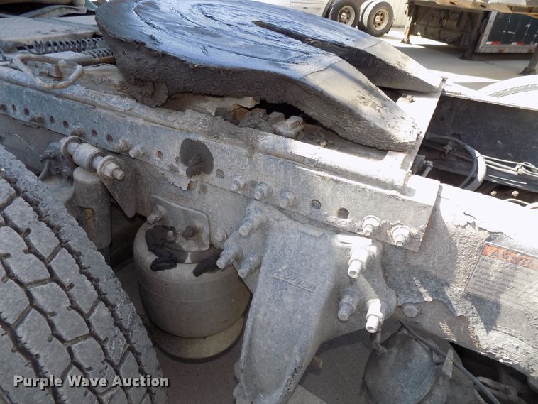 image for item DG2566 2002 Freightliner Century Classic semi truck