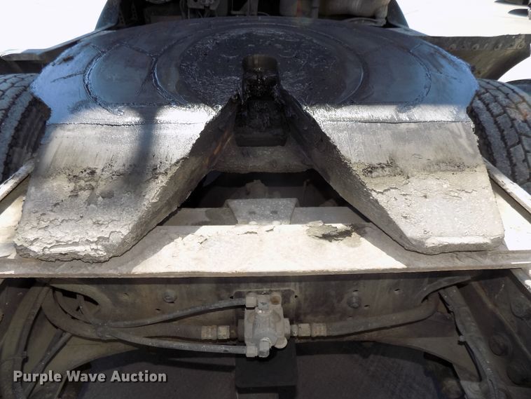 image for item DG2566 2002 Freightliner Century Classic semi truck