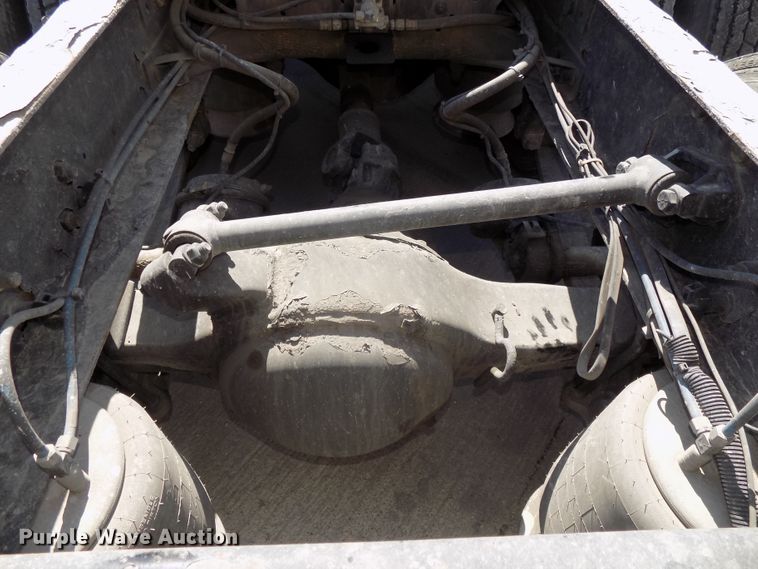 image for item DG2566 2002 Freightliner Century Classic semi truck