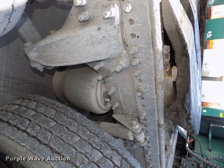 image for item DG2566 2002 Freightliner Century Classic semi truck