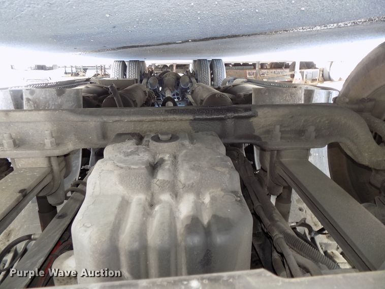 image for item DG2566 2002 Freightliner Century Classic semi truck