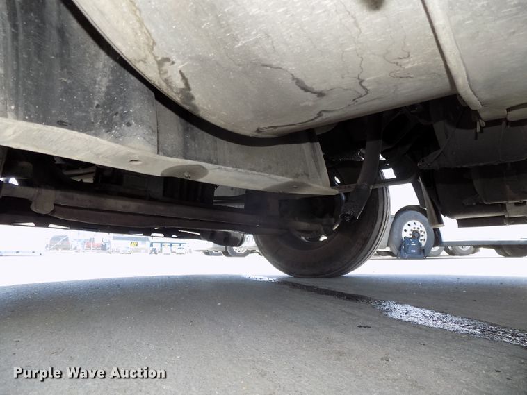 image for item DG2566 2002 Freightliner Century Classic semi truck